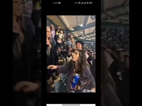 Woman Who Went Viral For Flashing Crowd At Supercross Event。